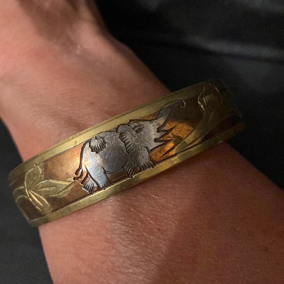 #2- Vintage from India solid Brass Bracelet Elephant Design 1980s - Picture 2 of 9